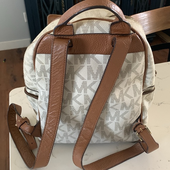 Michael Kors Tan Backpack with Iconic MK Logo - Picture 2 of 4